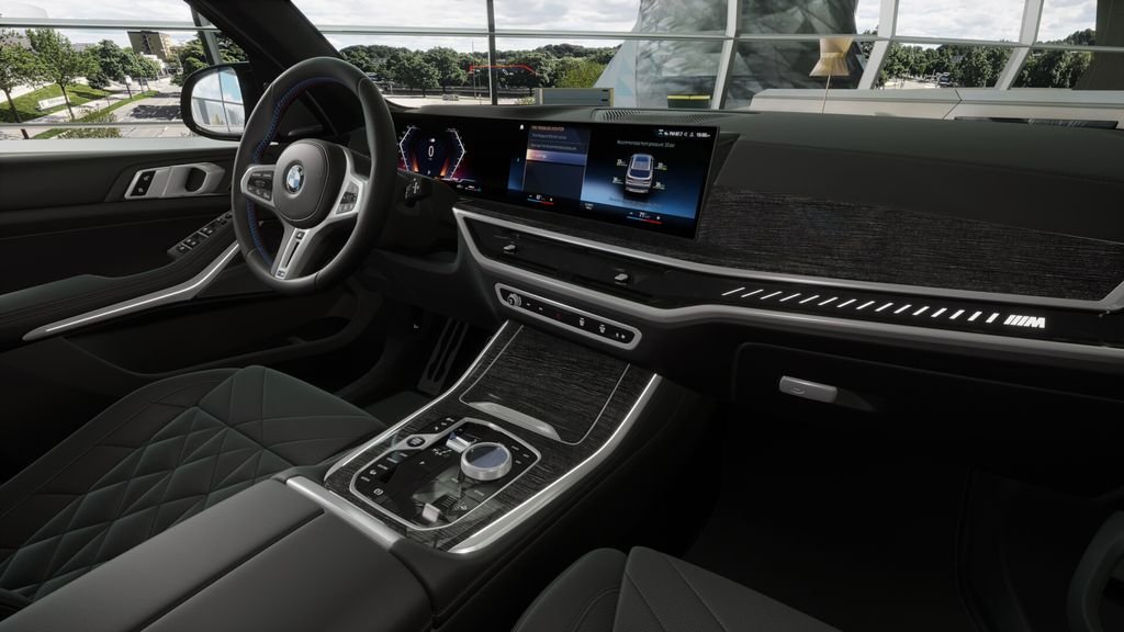 Used 2026 Skyscraper Grey Metallic BMW M60i image 40