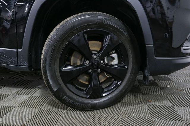 Used 2023 Black Jeep Altitude image 14