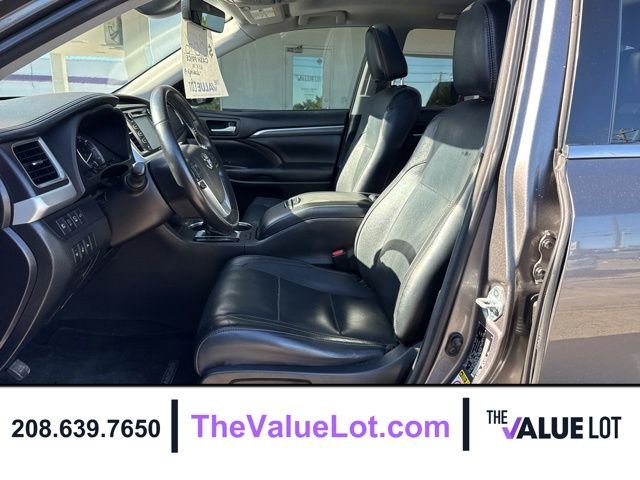 Used 2017  Toyota Limited Platinum image 26