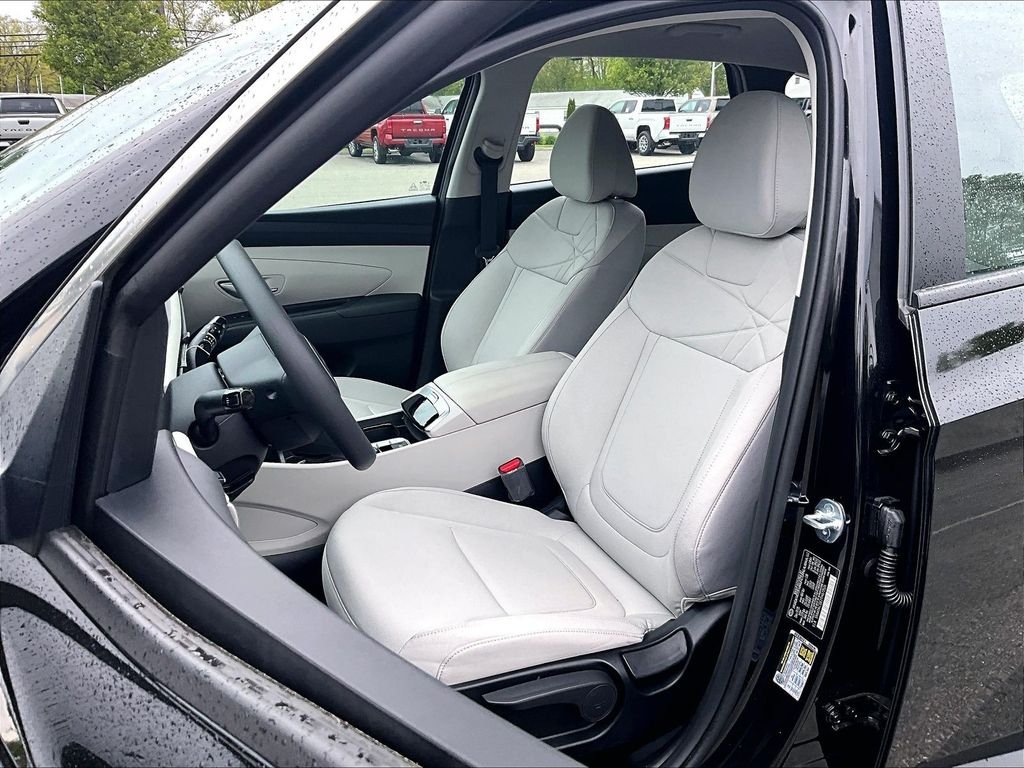 Used 2026 Black Hyundai SE image 10