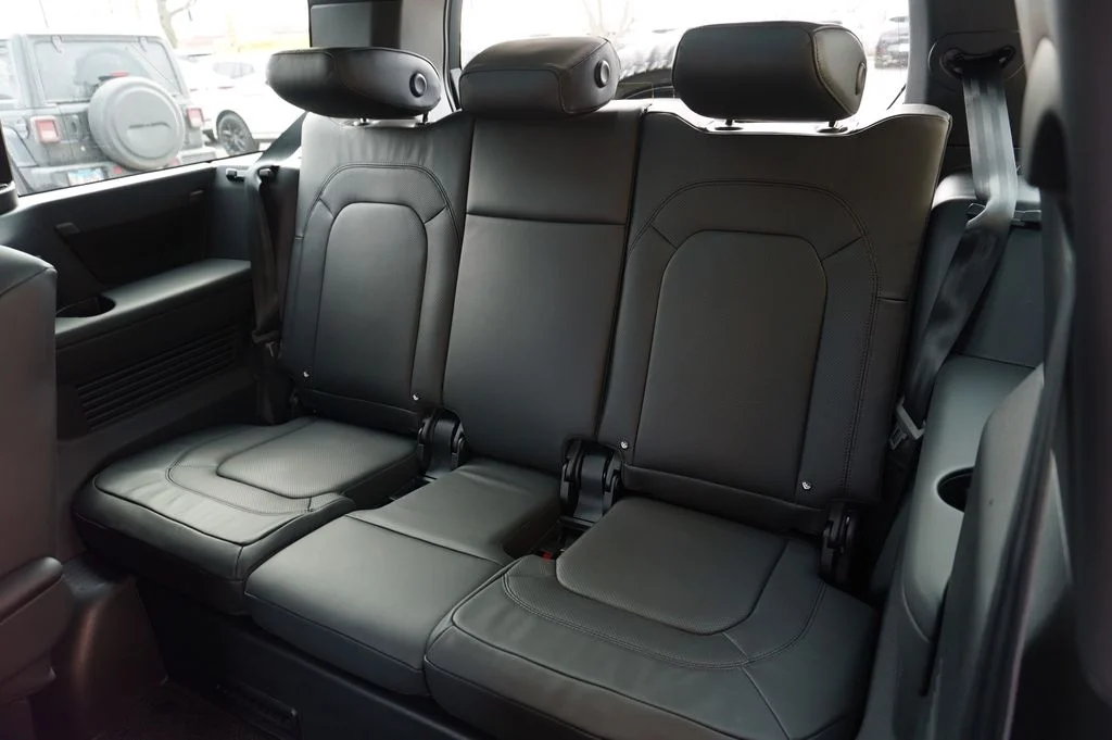 New 2026 Carpathian Grey Land Rover X-Dynamic SE image 32