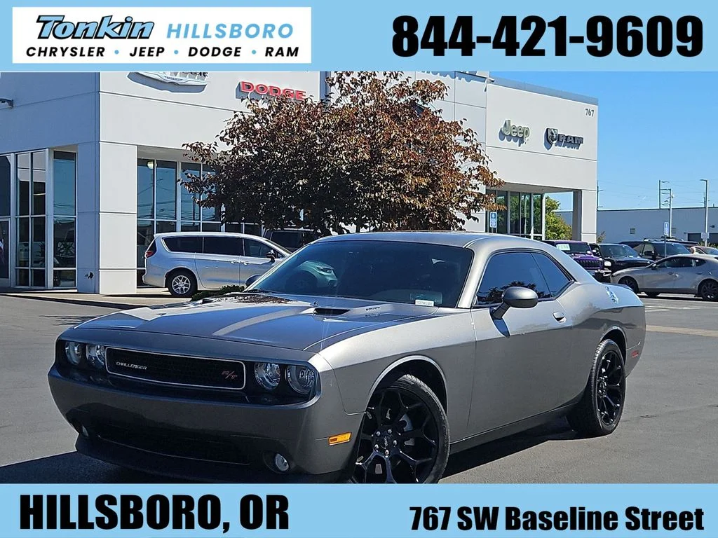 Used 2011 Mineral Gray Metallic Clearcoat Dodge R/T image 1