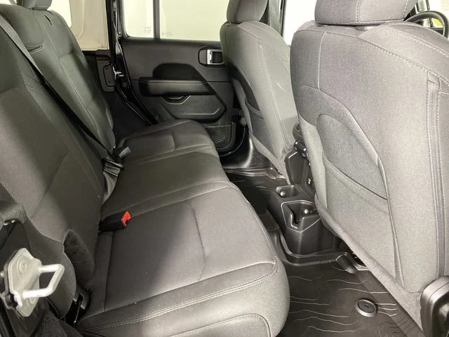 Used 2022 Black Jeep Unlimited Sahara image 12