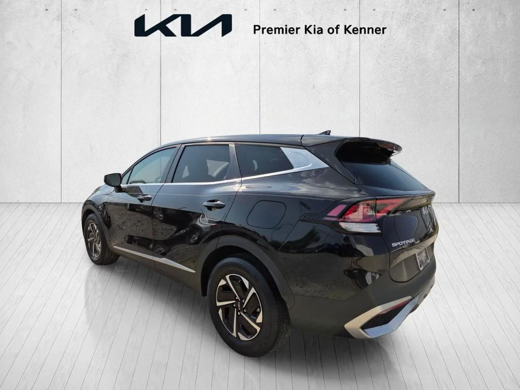 Used 2023 Black Kia LX image 3
