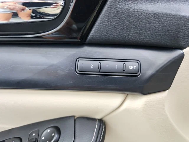 Used 2022 Black Nissan Platinum image 22