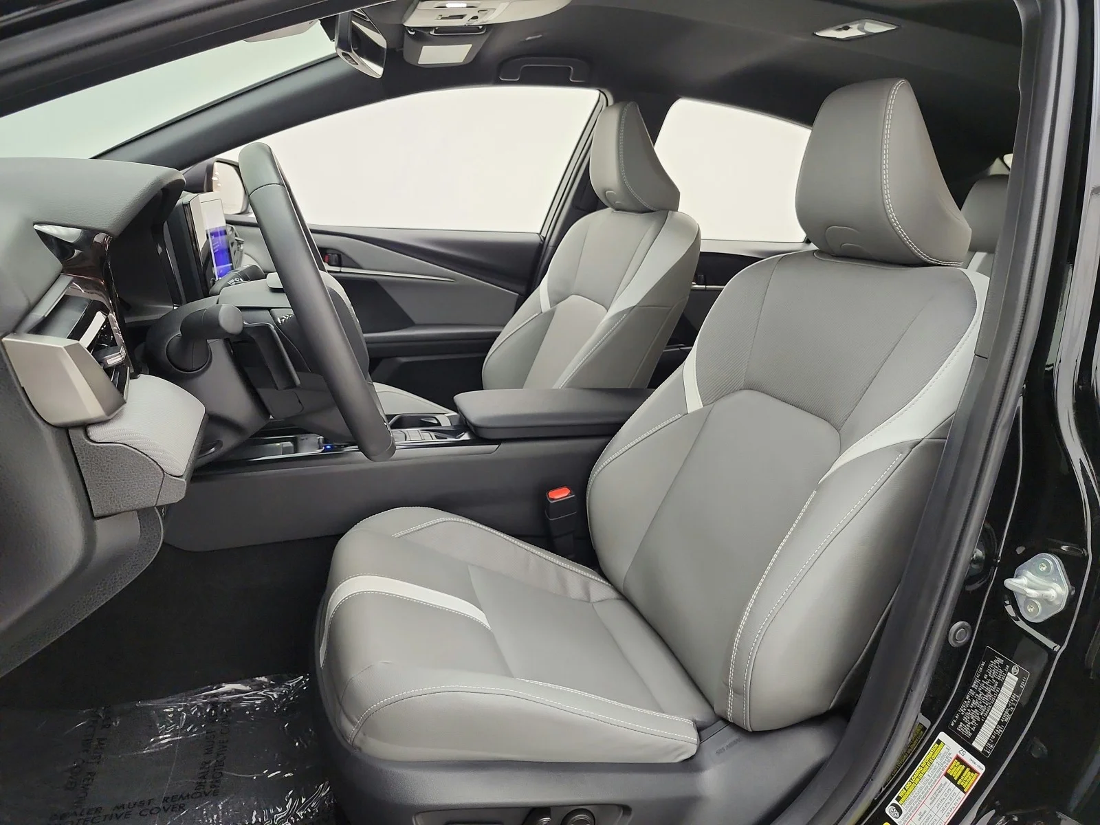 Used 2025 Midnight Black Metallic Toyota SE (Natl) image 15