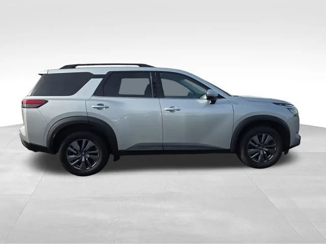 Used 2024 Silver Nissan SV image 7