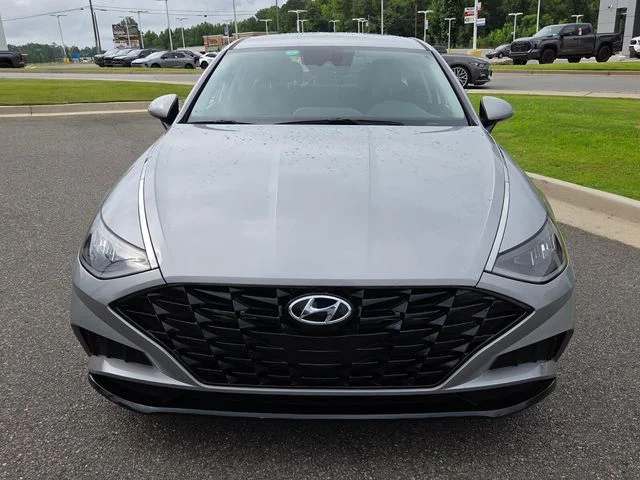 Used 2023 Silver Hyundai SEL image 2