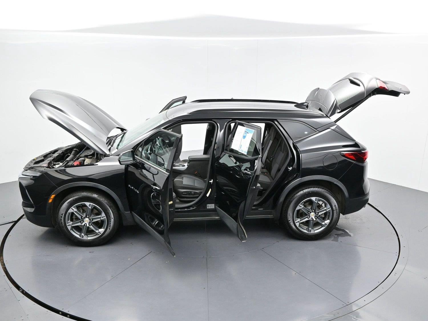 Used 2023 BLACK Chevrolet LT image 44