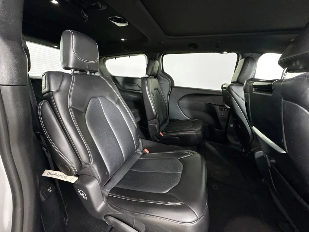 Used 2024 White Chrysler Touring L image 28