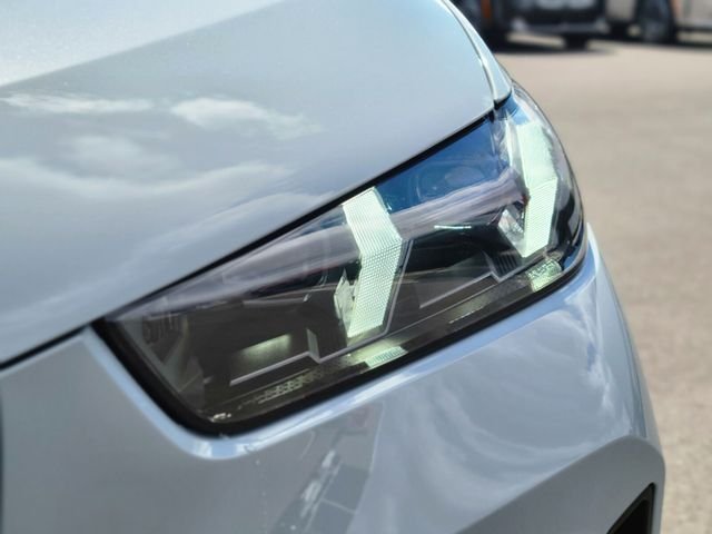 Used 2026 Gray BMW xDrive40i image 9