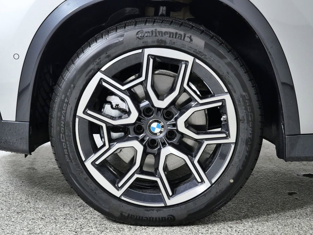 Used 2026 Space Silver Metallic BMW xDrive28i image 18