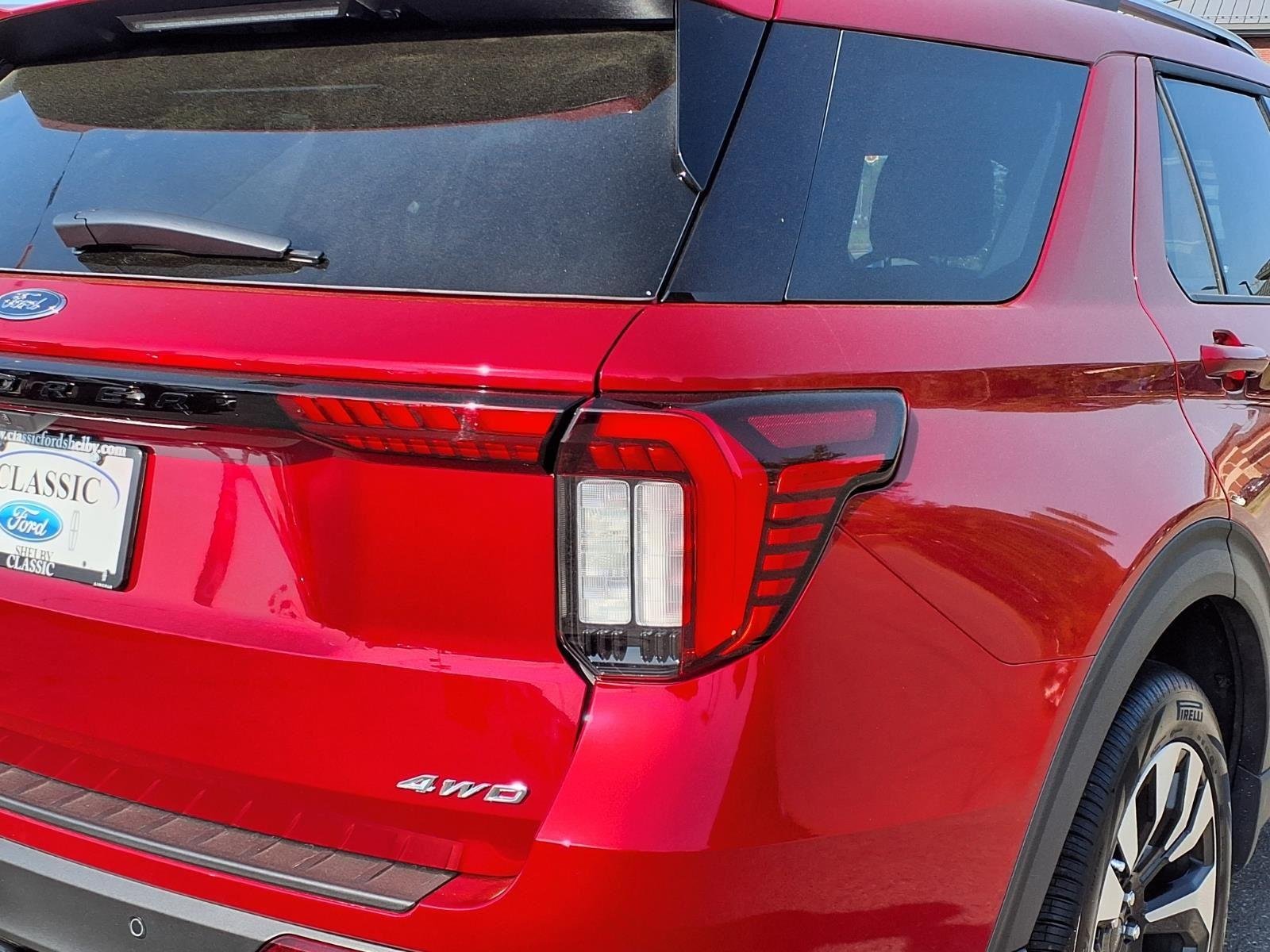Used 2026 Rapid Red Metallic Tinted Clearcoat Ford Platinum image 17