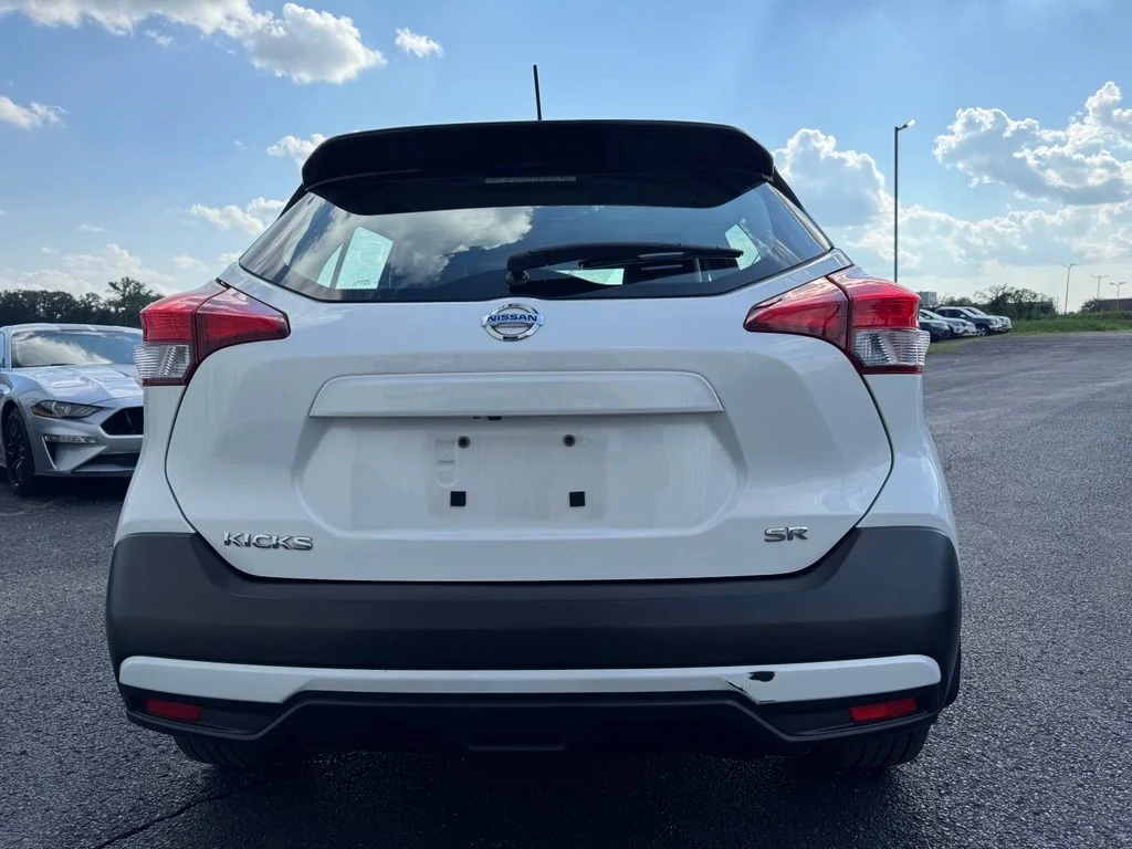 Used 2019 White Nissan SR image 7