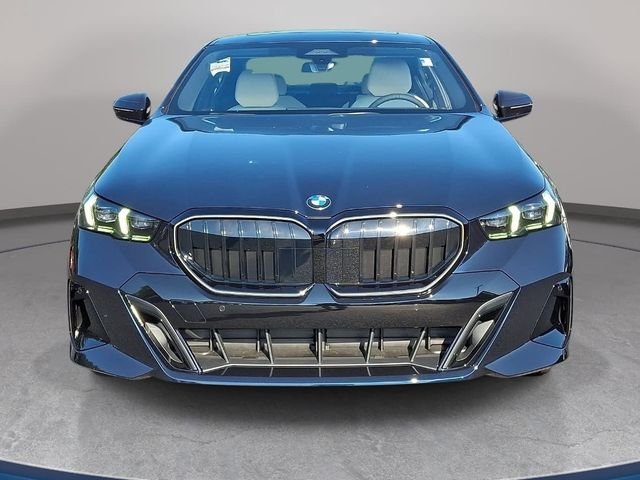 New 2027 Carbon Black Metallic BMW 530i xDrive image 2