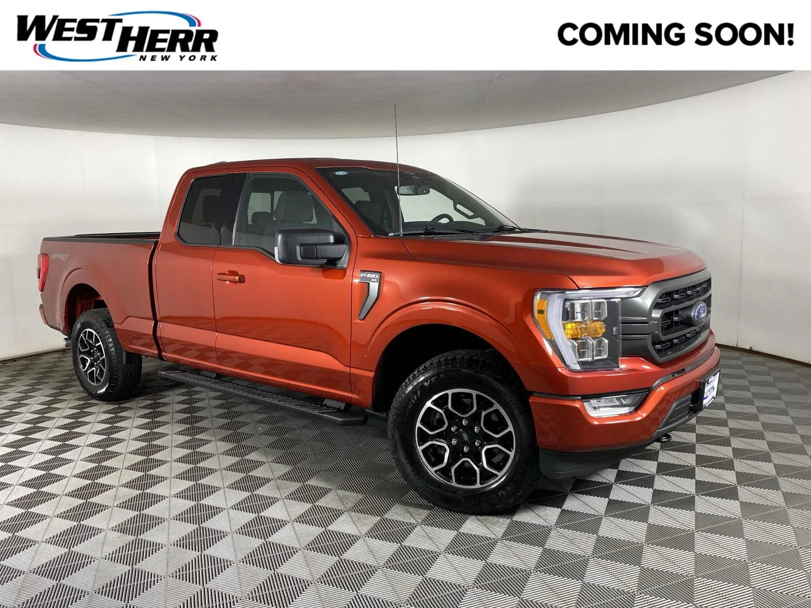 Used 2023 Hot Pepper Red Tinted Clearcoat Ford XLT image 1