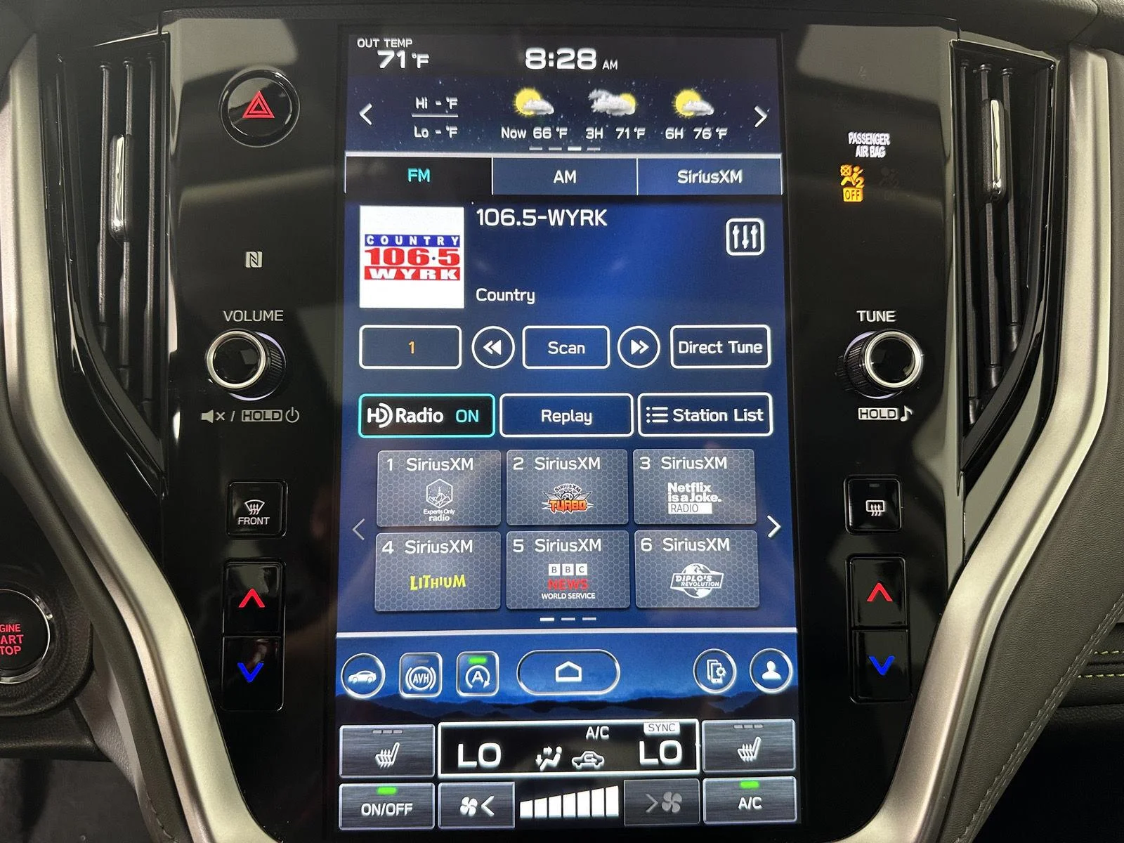 Used 2025 Crystal White Pearl Subaru Onyx Edition image 17