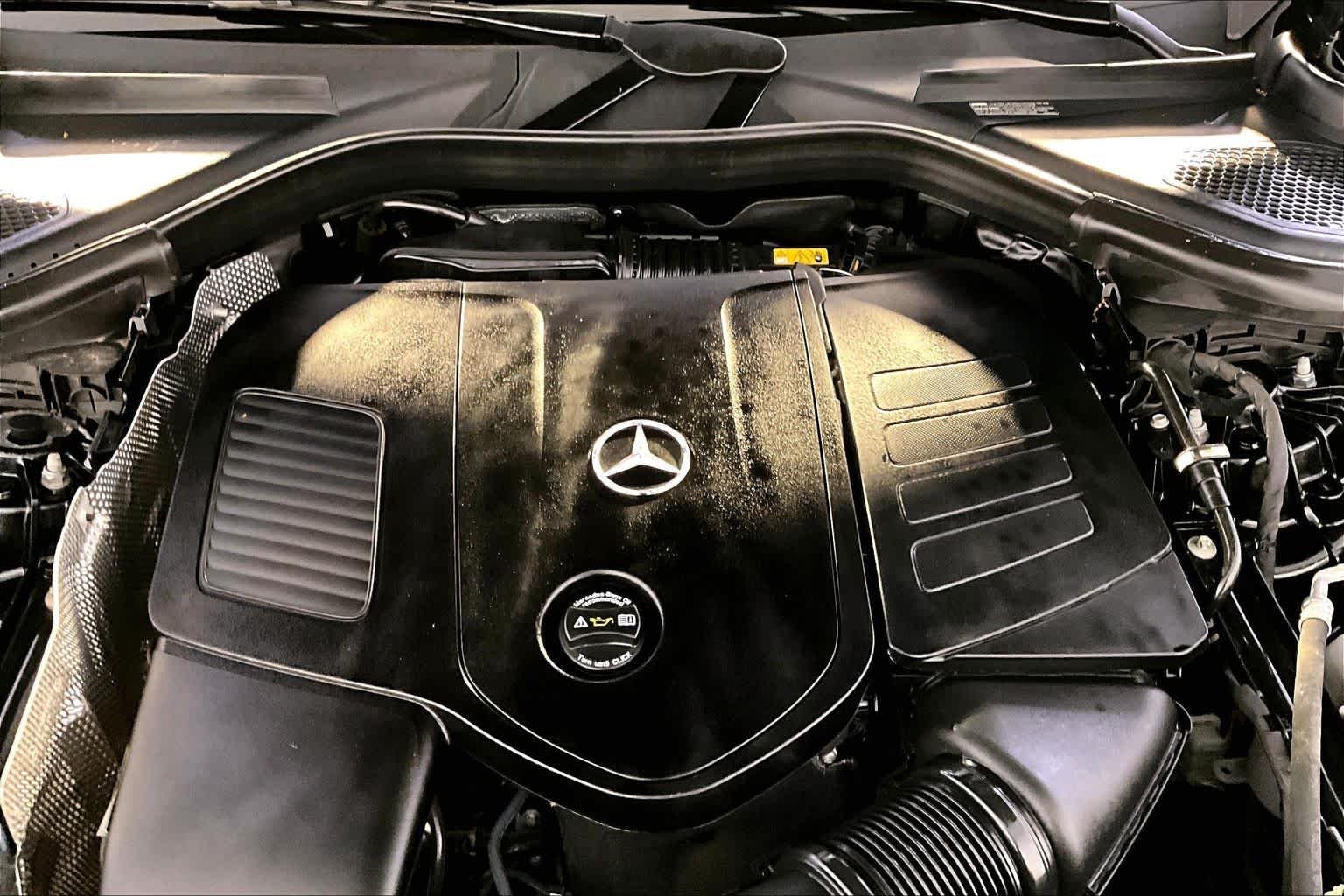 Used 2023 Black Mercedes-Benz GLC 300 image 31