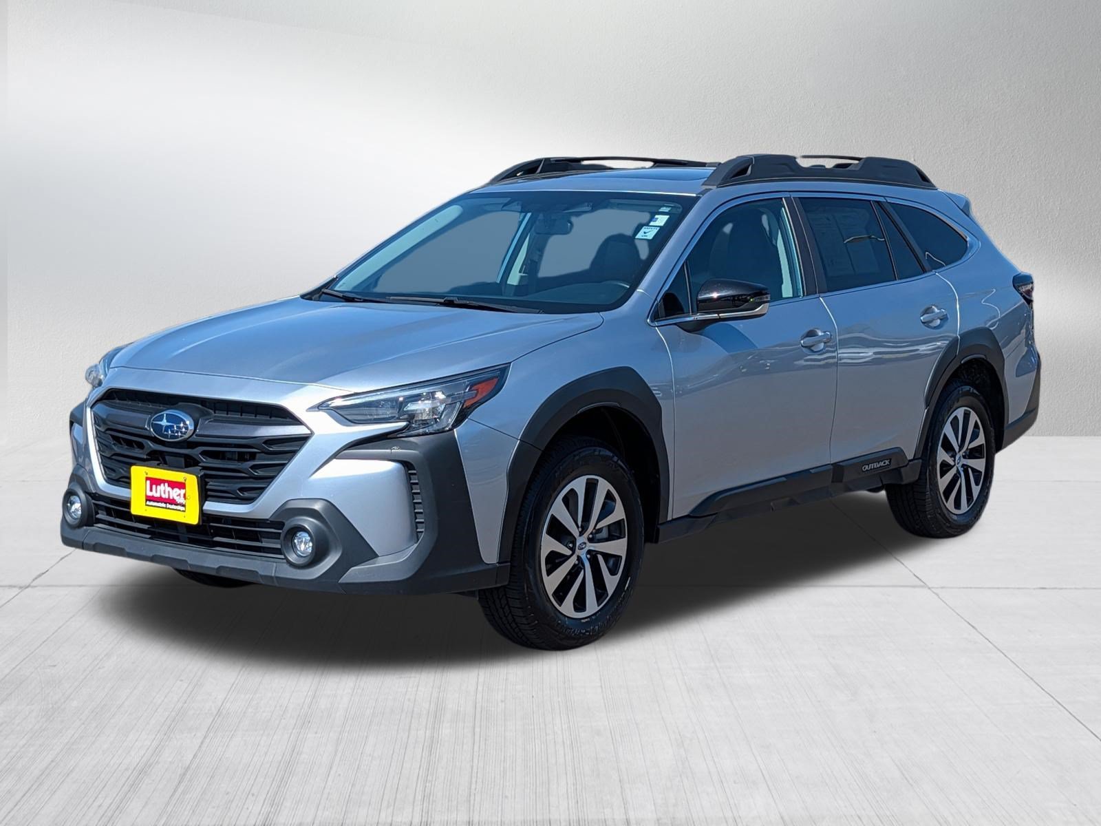 Used 2025 Ice Silver Metallic Subaru Premium image 3