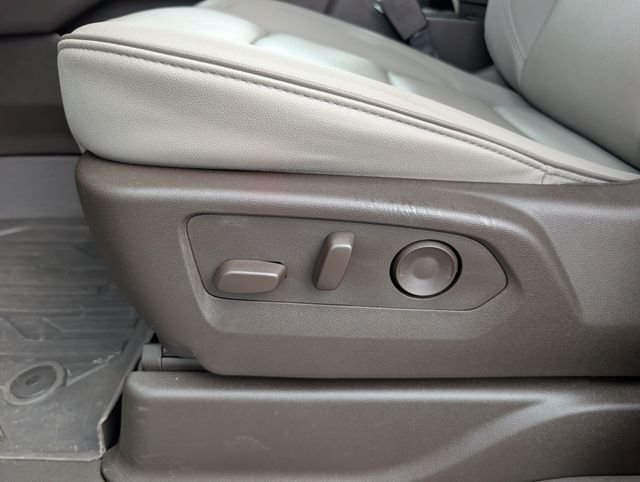 Used 2026  GMC Elevation image 14