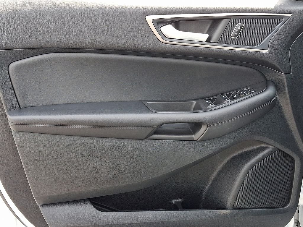 Used 2022  Ford SEL image 13