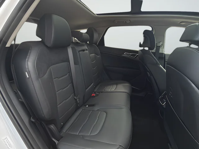 Used 2026 White Kia SX-Prestige image 17