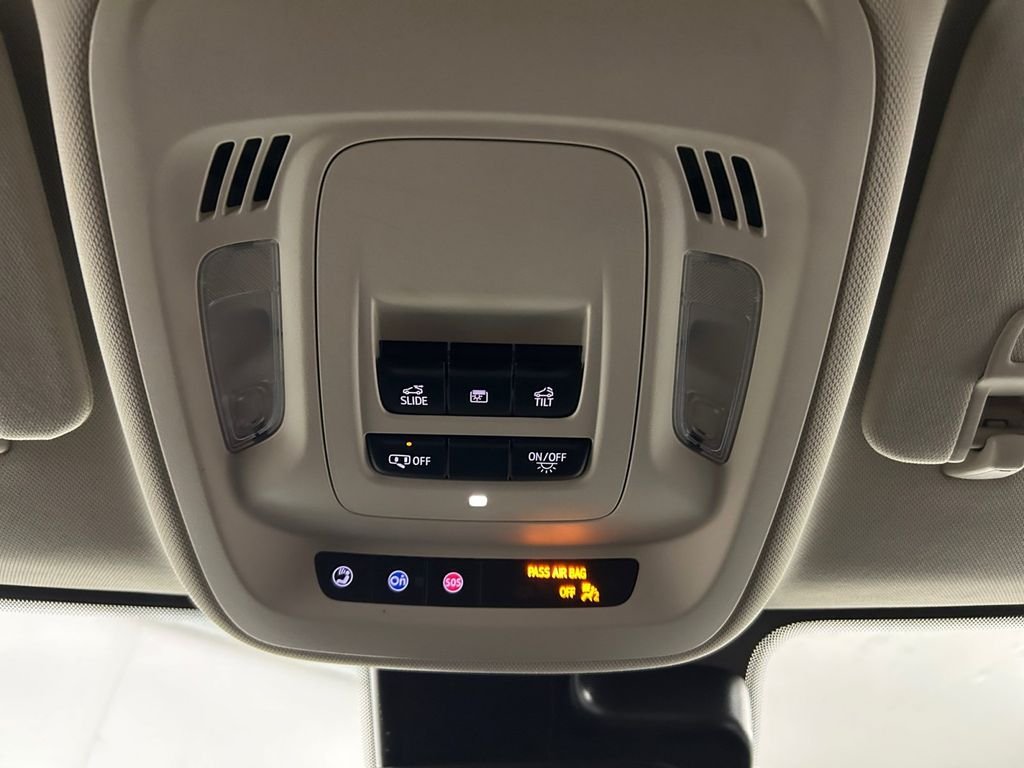 Used 2023 White Buick Essence image 29