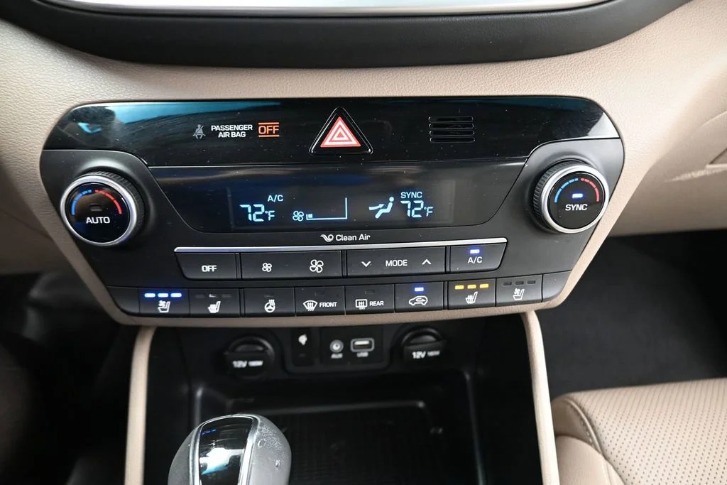 Used 2019 White Hyundai Ultimate image 23