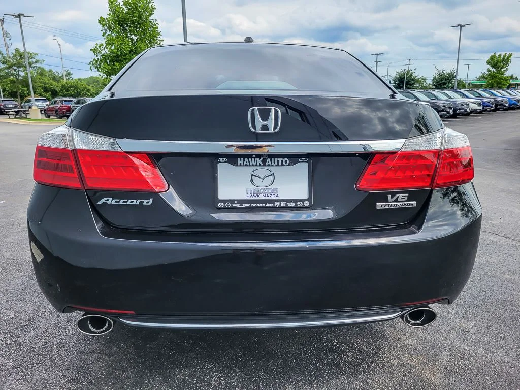 Used 2014 Black Honda Touring image 5