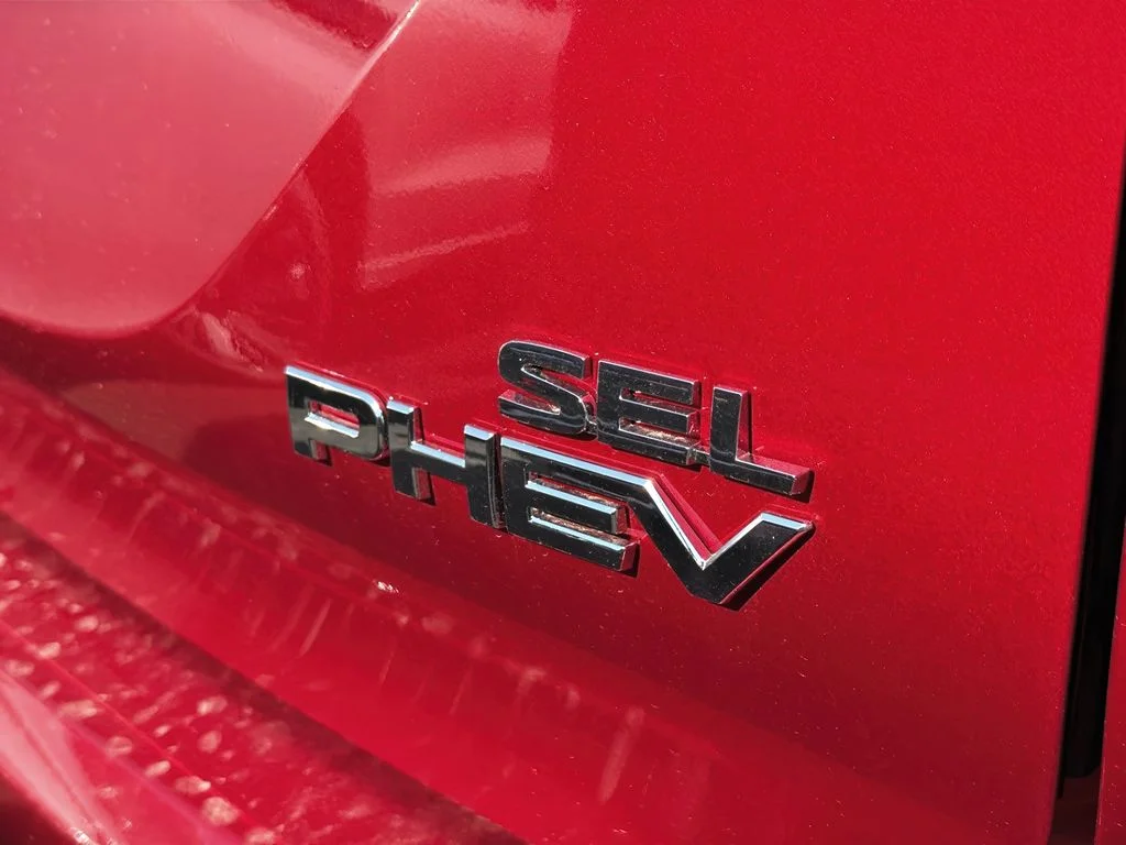 2025 Mitsubishi Outlander Plug-in Hybrid SEL - Photo 23