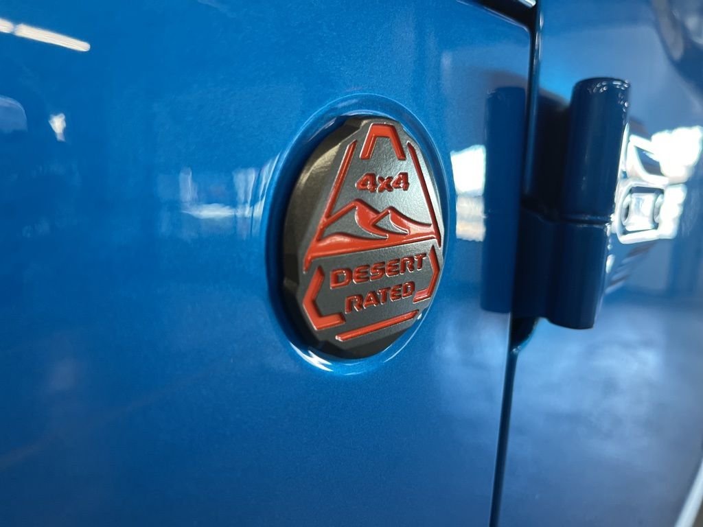 New 2026 Hydro Blue Pearl-Coat Exterior Paint Jeep Mojave image 14