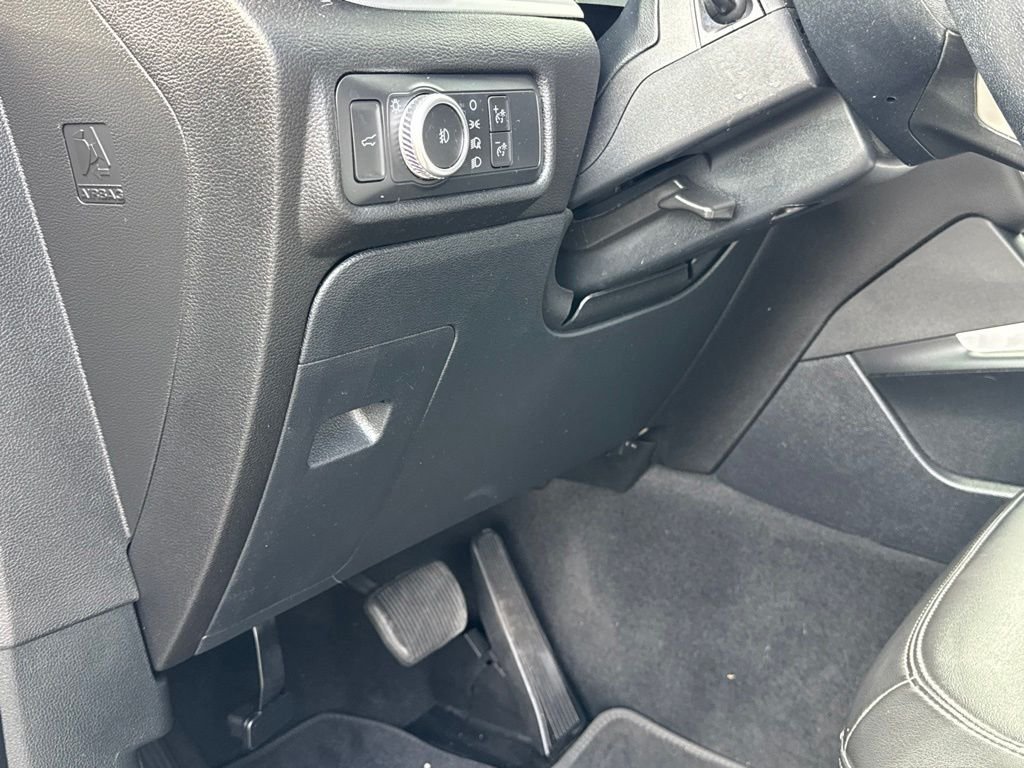 Used 2022 White Ford XLT image 12