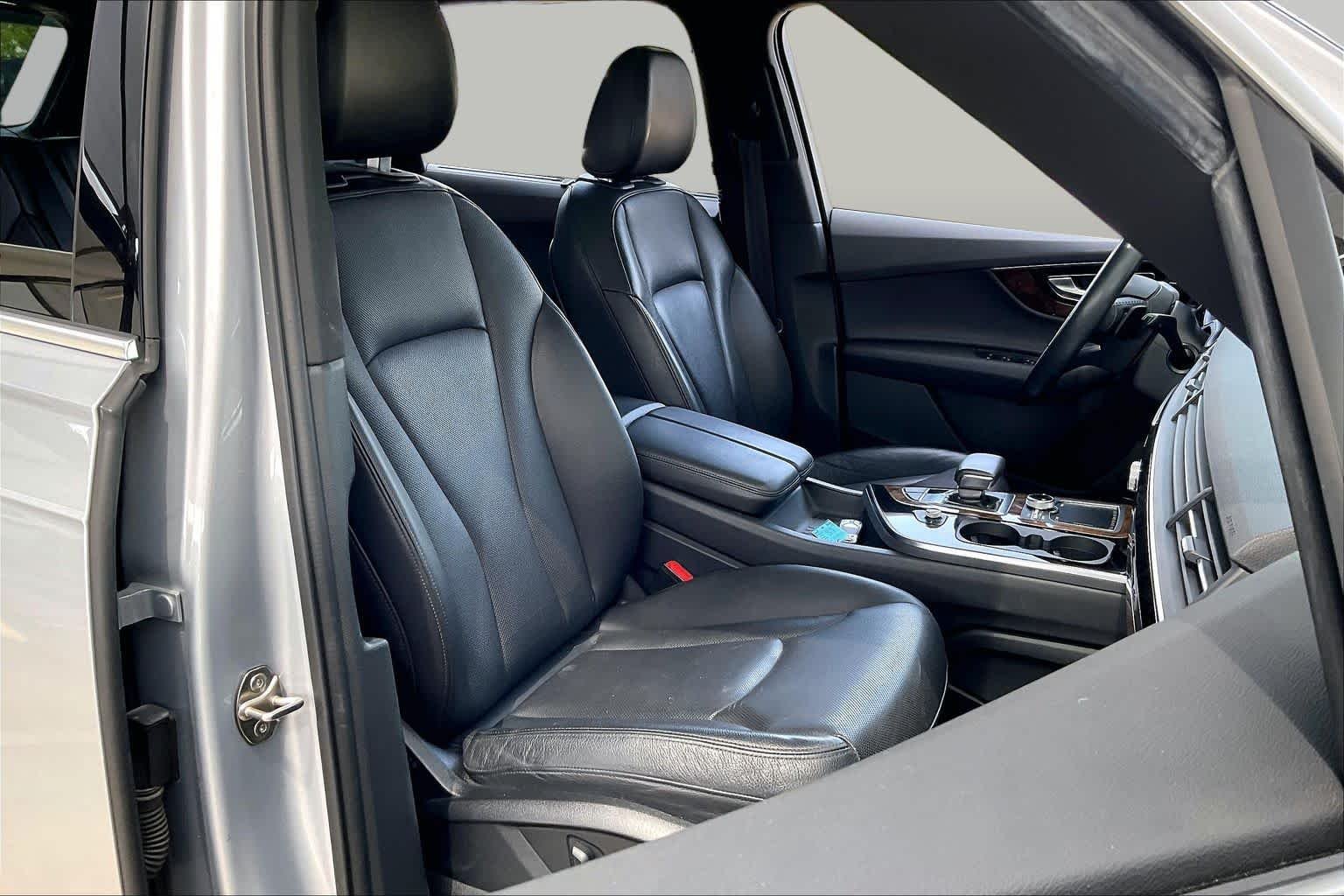 Used 2018 Florett Silver Metallic Audi Premium Plus image 9