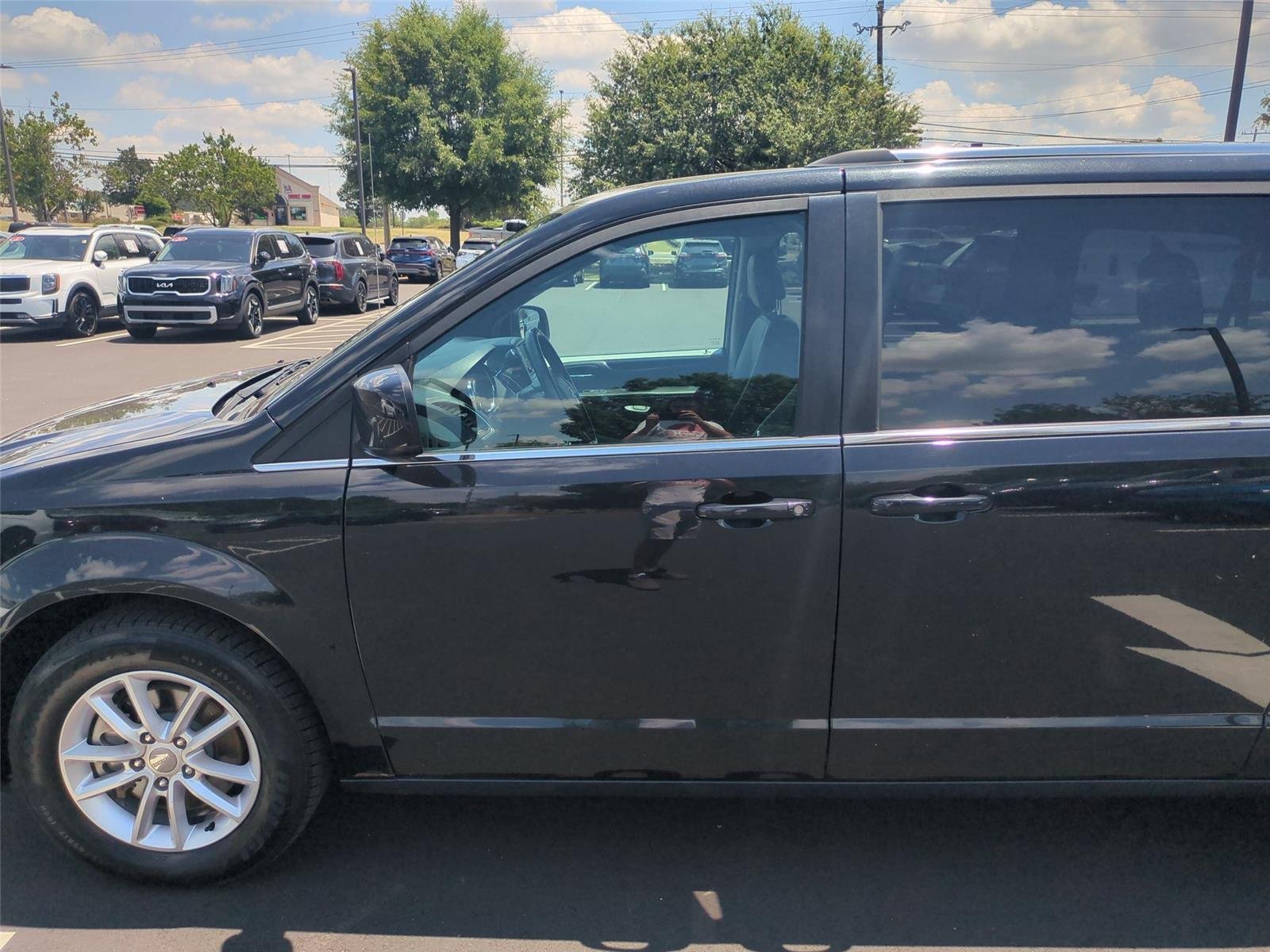 Used 2018 Black Onyx Crystal Pearlcoat Dodge SXT image 30
