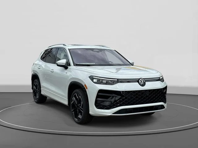 2026 Volkswagen Tiguan 2.0T SEL R-Line Turbo 4Motion's photo