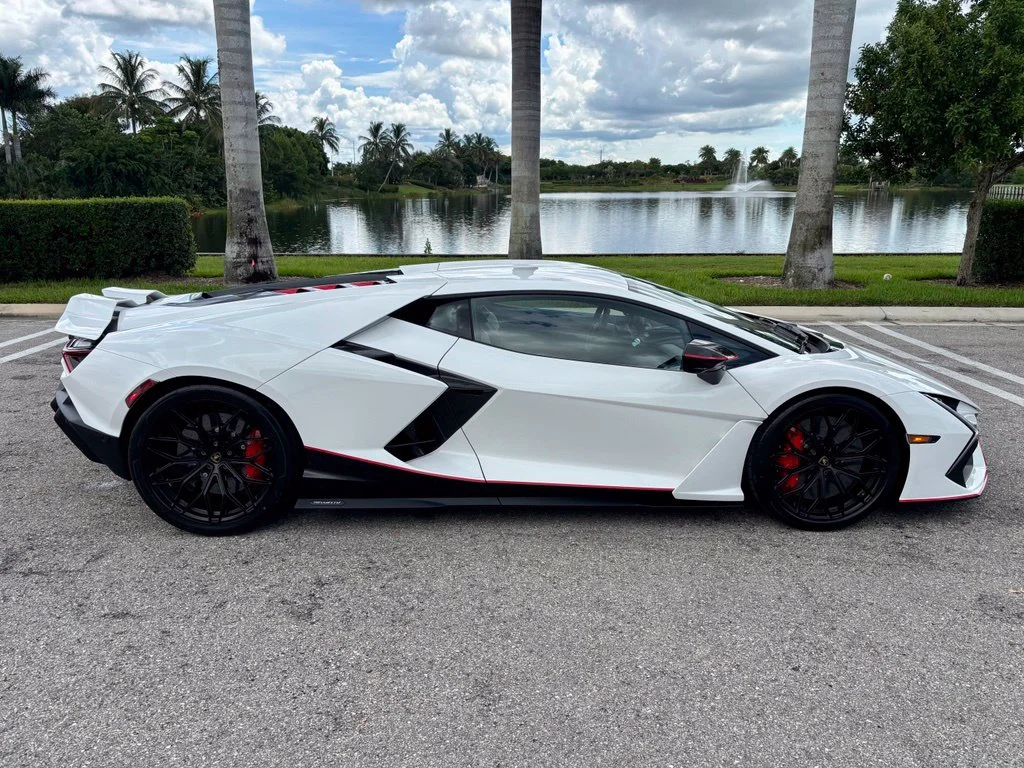New 2026  Lamborghini Base image 4