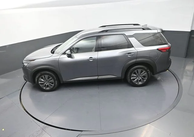 Used 2024 Gray Nissan SV image 27