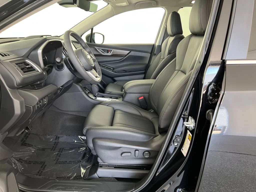 New 2026 CRYSTAL BLACK SILICA Subaru Touring 7-Passenger image 11