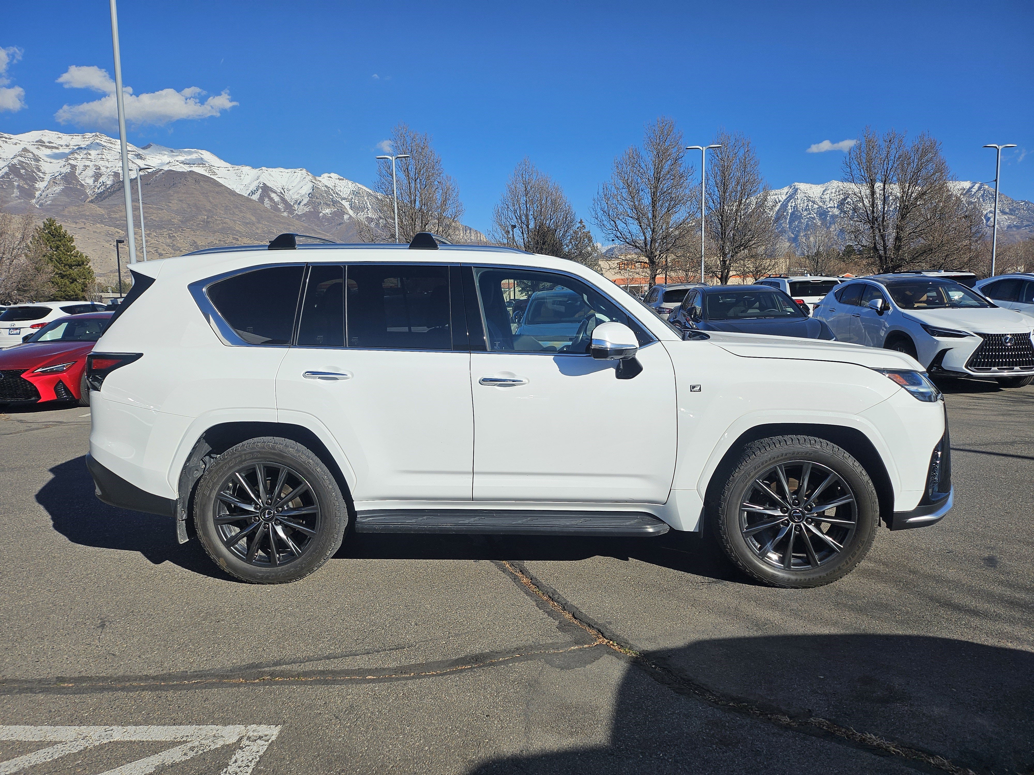 Used 2023 Ultra White Lexus 600 F SPORT image 4