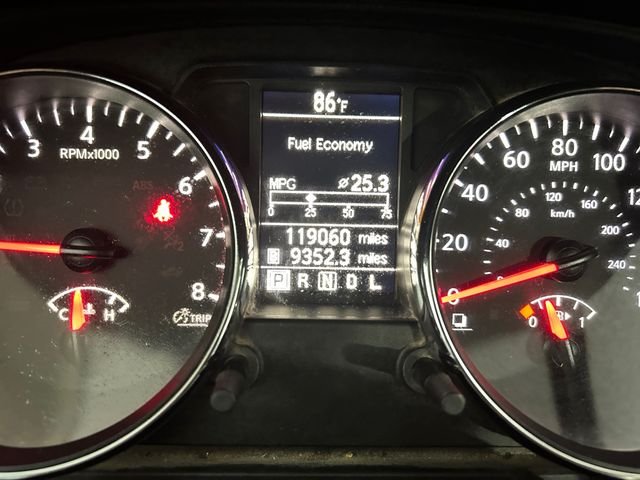 Used 2015 Red Nissan S image 10
