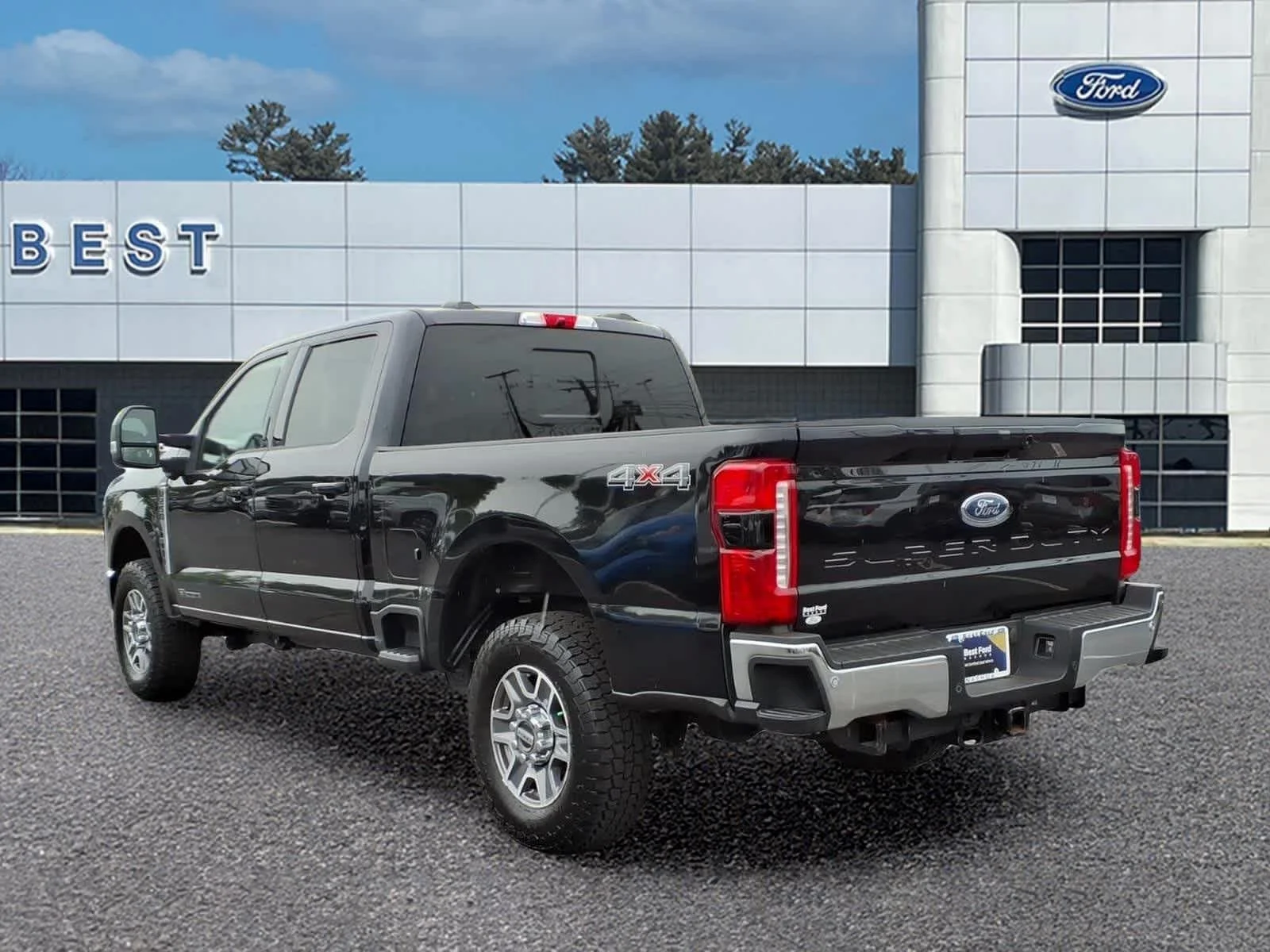 Used 2024 Agate Black Metallic Ford LARIAT image 4