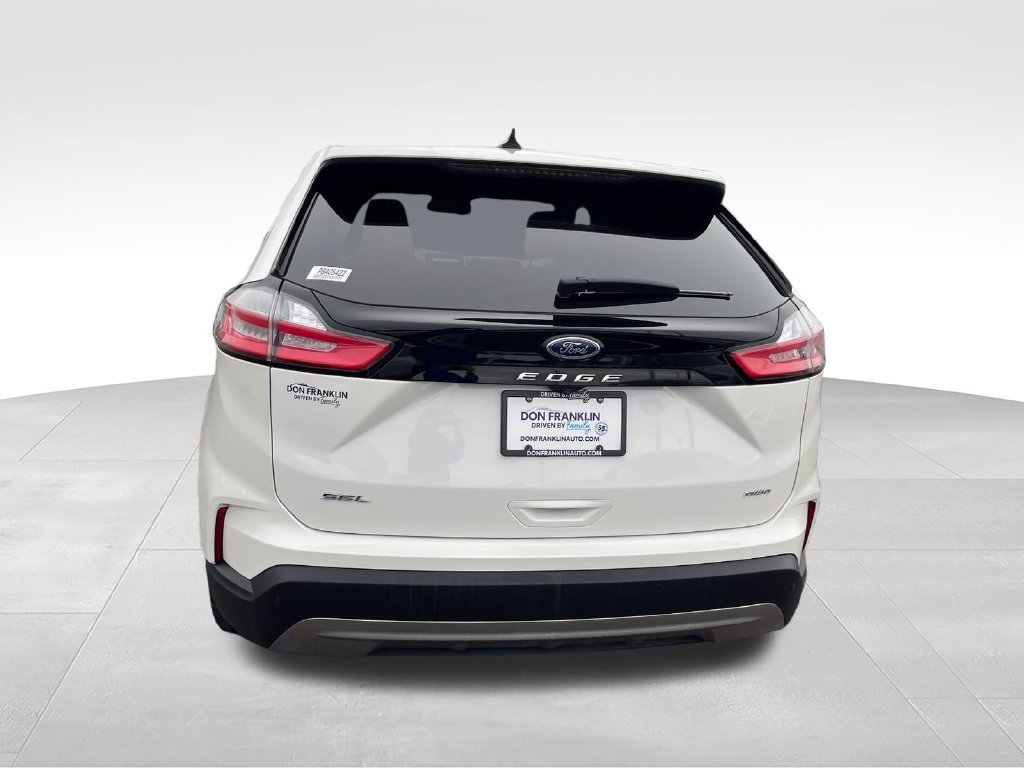 Used 2023 White Ford SEL image 4