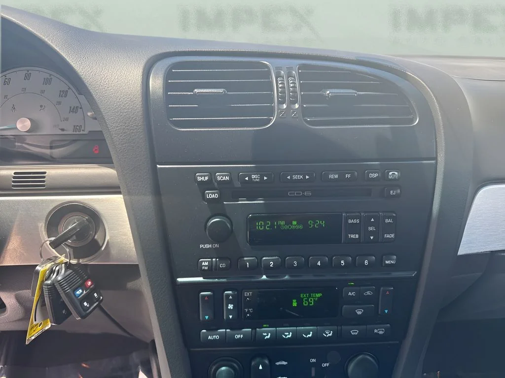 Used 2002 White Ford Base image 17