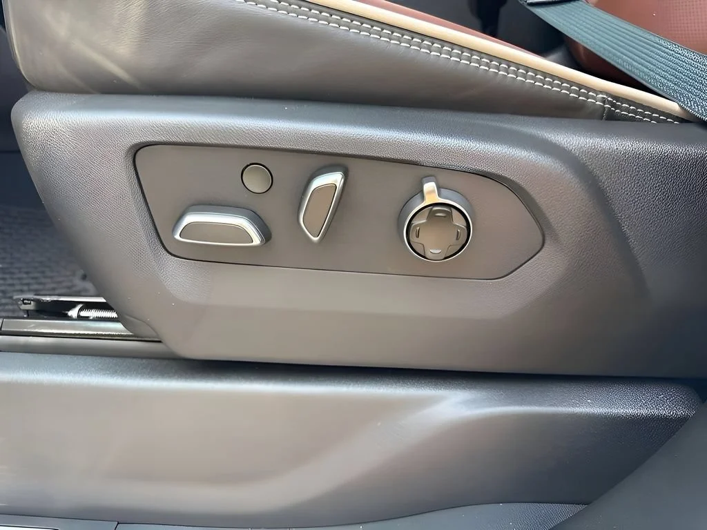 New 2026 Glacier White Tricoat GMC Denali Ultimate image 9
