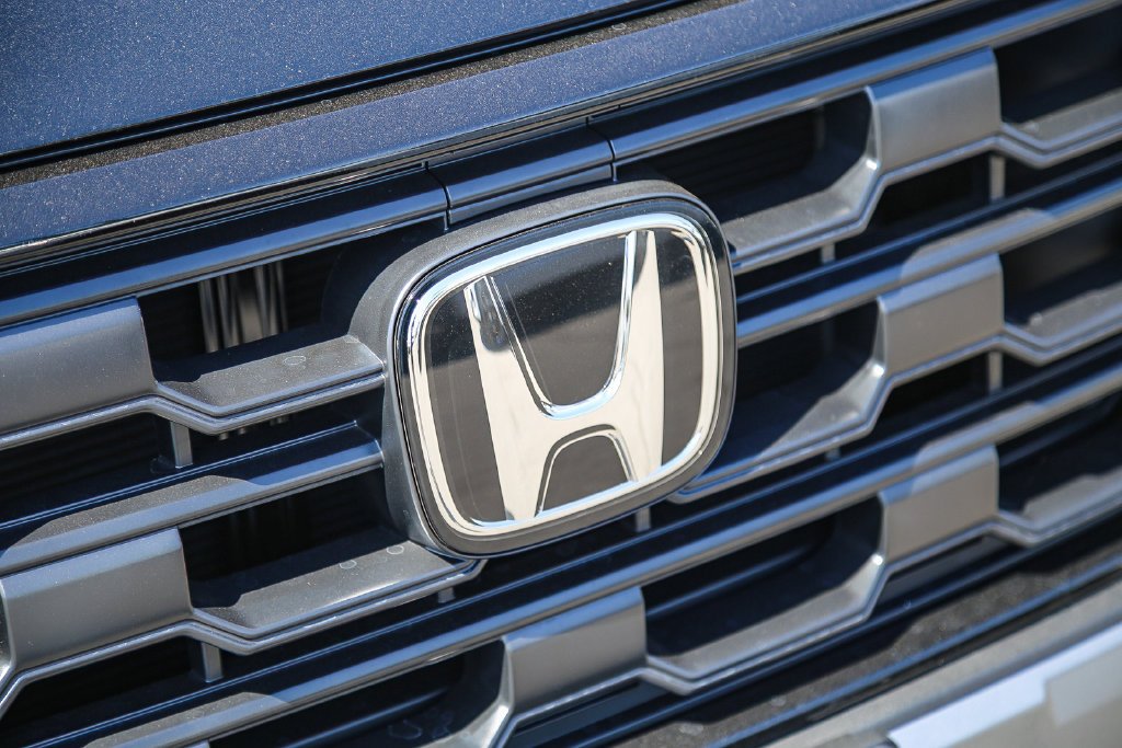 New 2026 Crystal Black Pearl Honda EX-L image 12