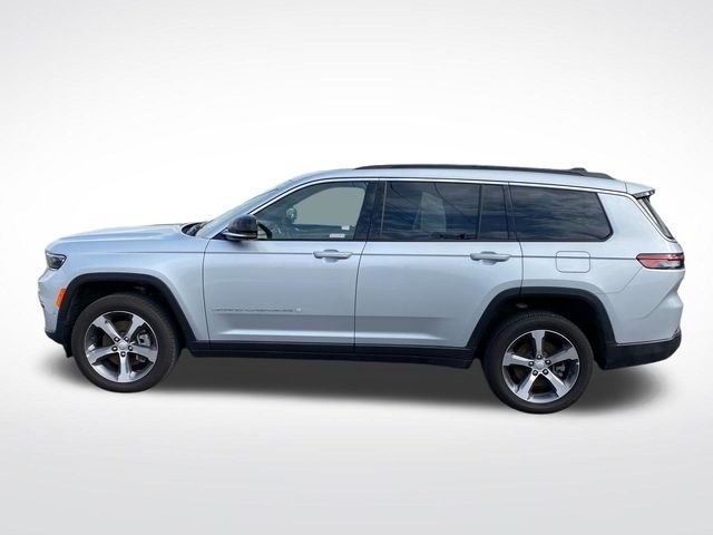 Used 2025 Silver Jeep Limited image 2