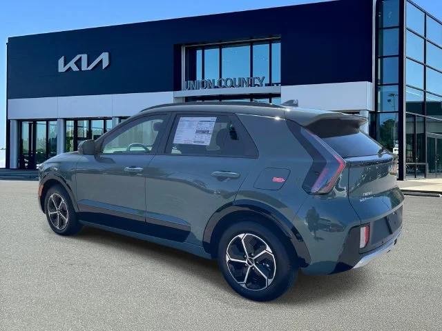 New 2027 Green Kia SX image 4
