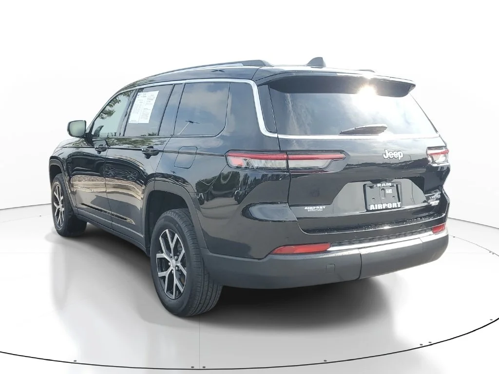Used 2023 Black Jeep Limited image 4