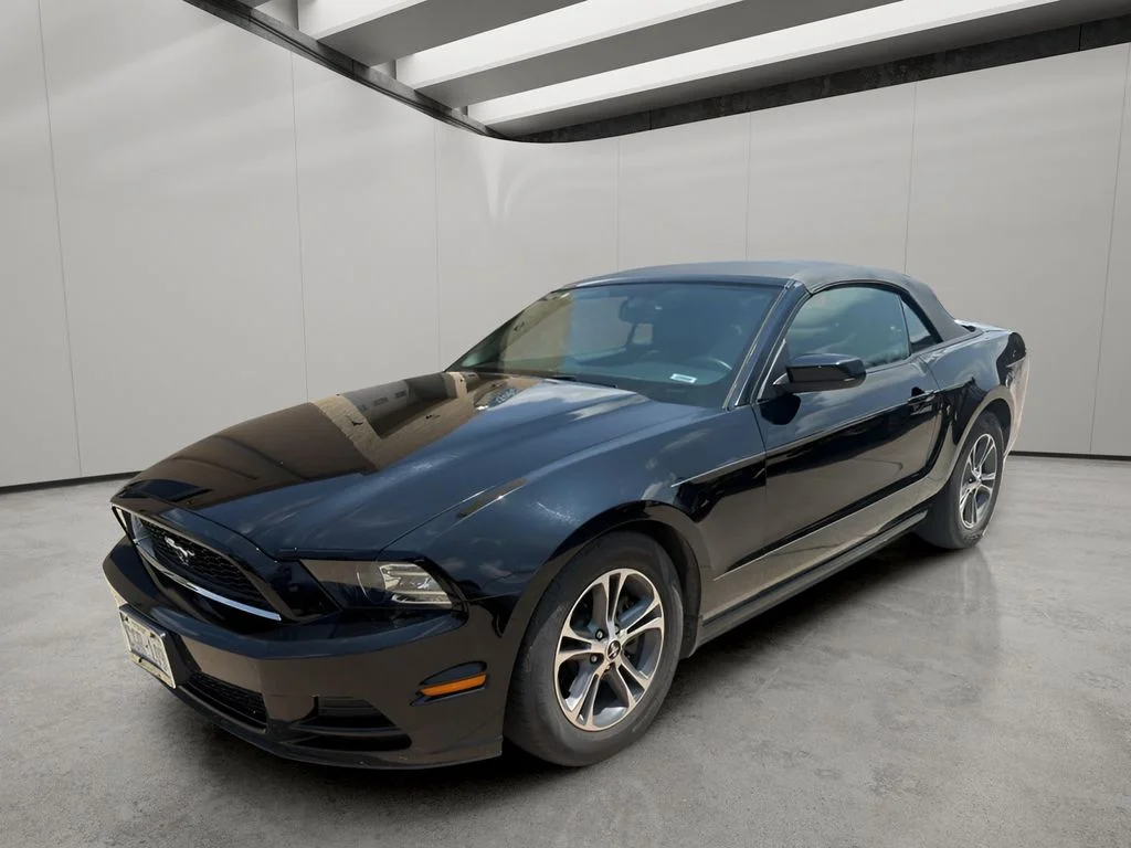 2014 Ford Mustang V6 Premium's photo