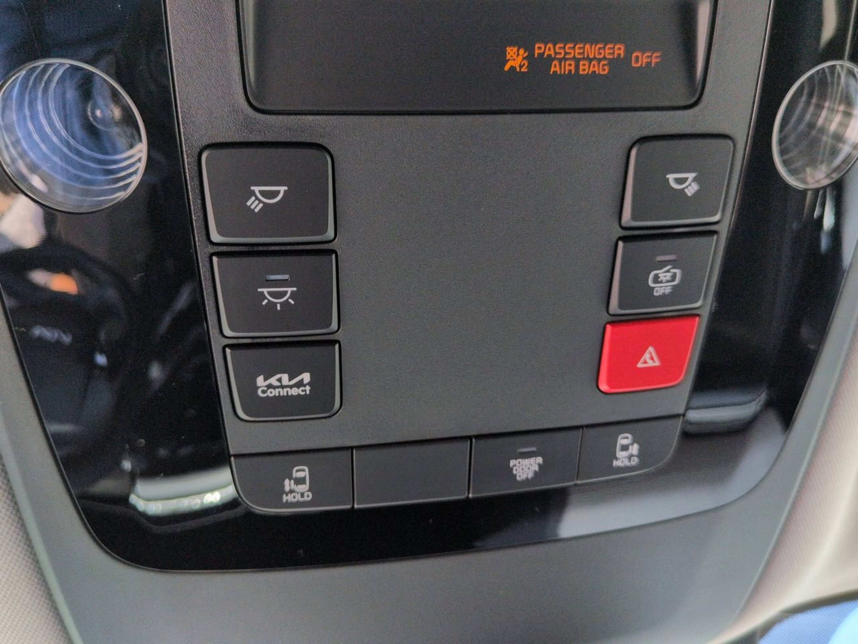 New 2027 Ceramic Silver Kia LXS image 23